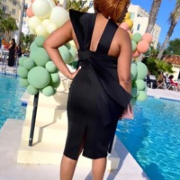 Reg. & Plus Size STATEMENT MAKER Lady in Black Bow - Picture 10 of 12